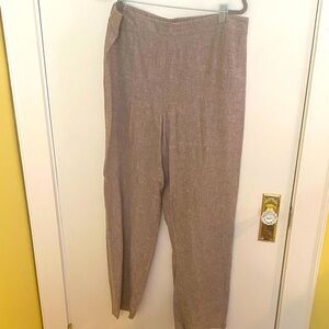Chico's linen casual trousers, size 2.5 ( 14 or L), with 2 back pockets.